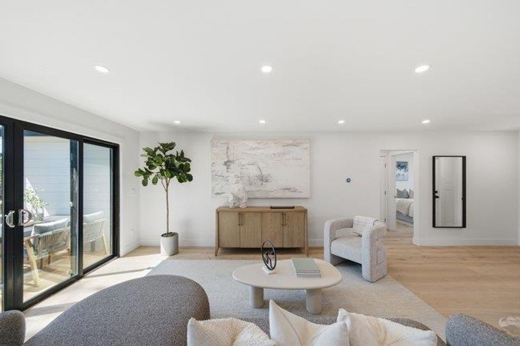 Image 16 of property listing at 80 Hilltop Drive, San Carlos, CA 94070