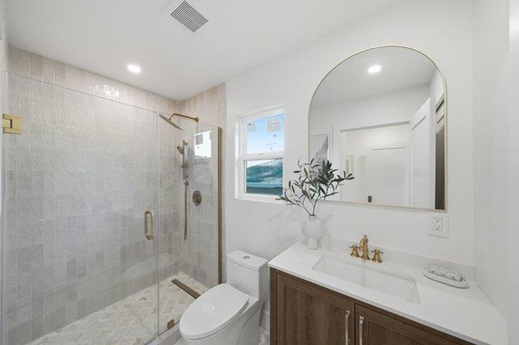 Image 23 of property listing at 80 Hilltop Drive, San Carlos, CA 94070