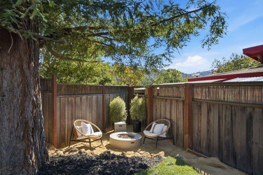 Image 31 of property listing at 80 Hilltop Drive, San Carlos, CA 94070