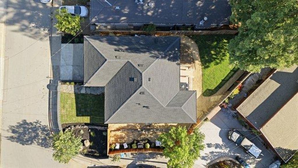 Image 33 of property listing at 80 Hilltop Drive, San Carlos, CA 94070