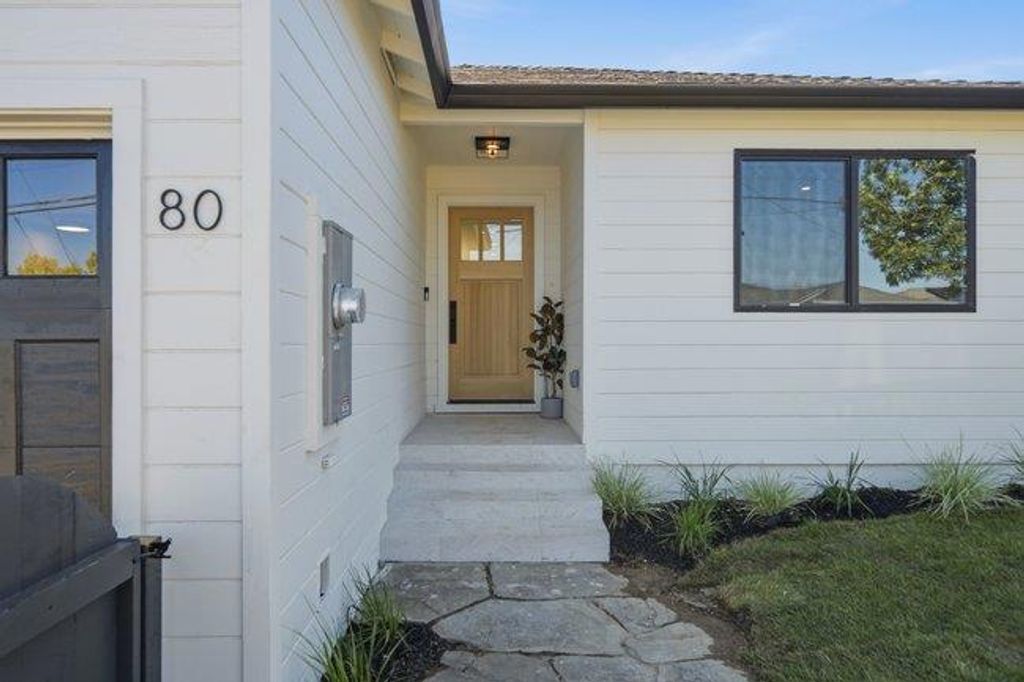 Image 5 of property listing at 80 Hilltop Drive, San Carlos, CA 94070