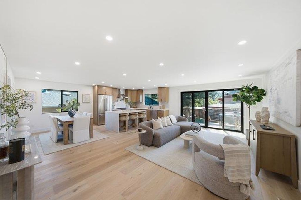 Image 7 of property listing at 80 Hilltop Drive, San Carlos, CA 94070