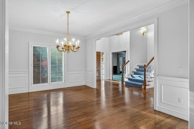 15 Stableside Road, Ottawa Hills, OH 43615