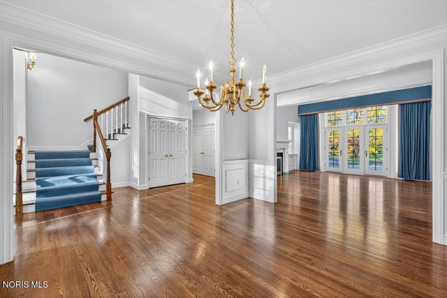 15 Stableside Road, Ottawa Hills, OH 43615