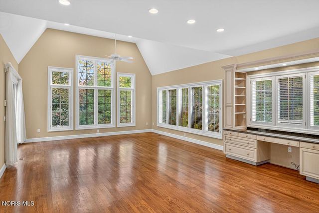 15 Stableside Road, Ottawa Hills, OH 43615