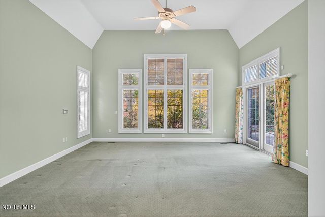 15 Stableside Road, Ottawa Hills, OH 43615