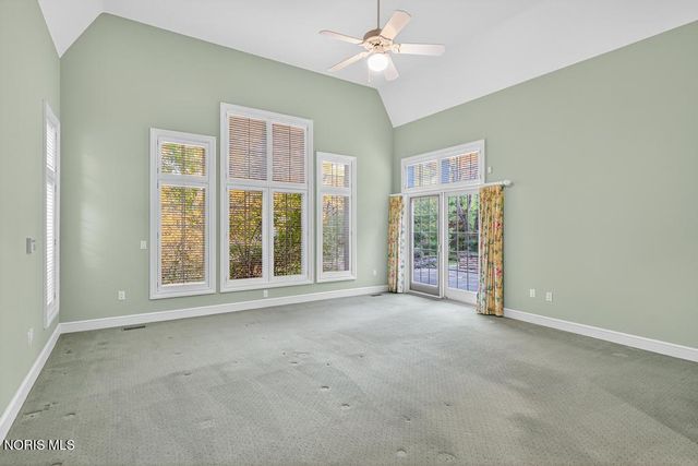 15 Stableside Road, Ottawa Hills, OH 43615