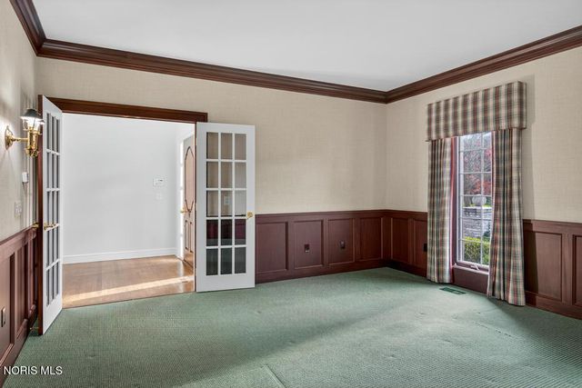 15 Stableside Road, Ottawa Hills, OH 43615