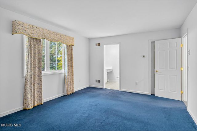 15 Stableside Road, Ottawa Hills, OH 43615