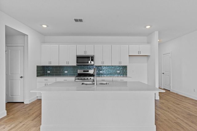 119 Union Pacific DR, Cedar Creek, TX 78612