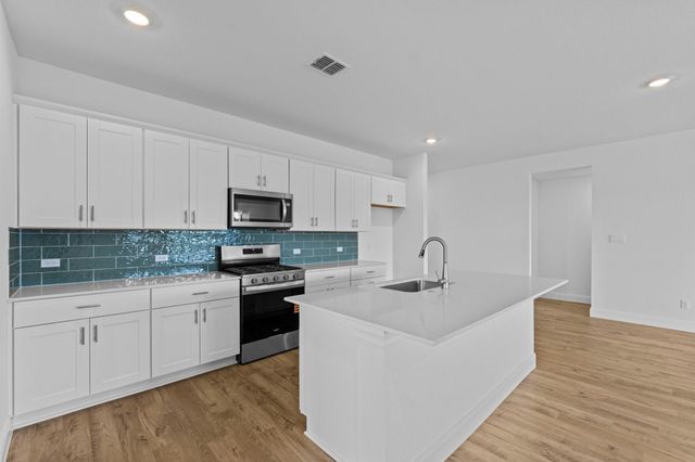 119 Union Pacific DR, Cedar Creek, TX 78612