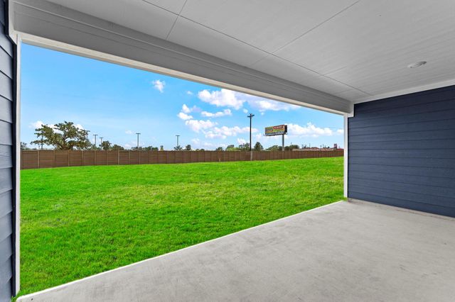 119 Union Pacific DR, Cedar Creek, TX 78612