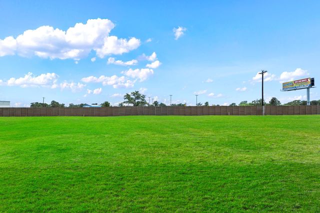 119 Union Pacific DR, Cedar Creek, TX 78612