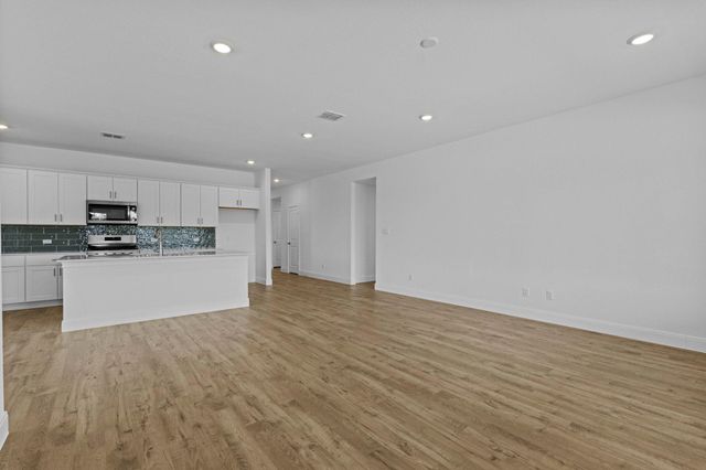 119 Union Pacific DR, Cedar Creek, TX 78612