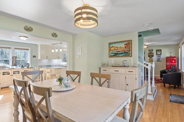 22 Fairfield Dr, Wareham, MA 02571