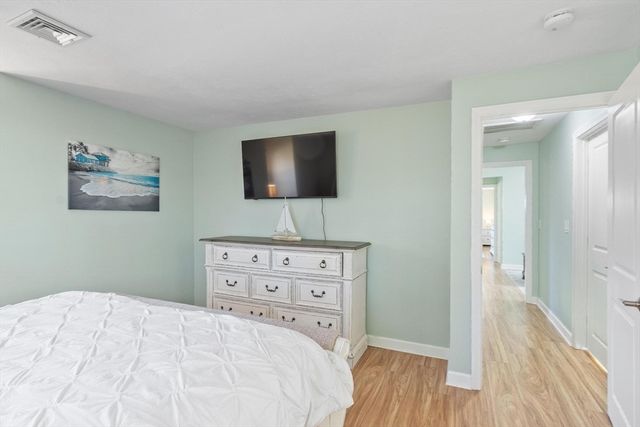 22 Fairfield Dr, Wareham, MA 02571