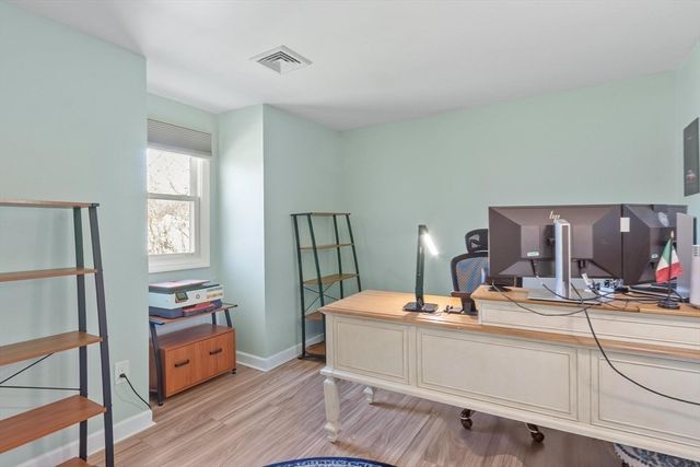 22 Fairfield Dr, Wareham, MA 02571