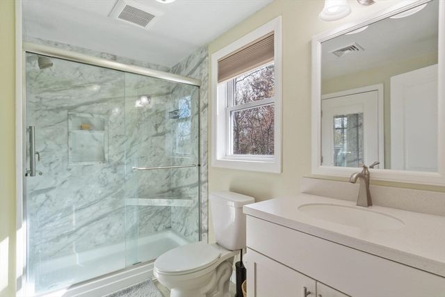 22 Fairfield Dr, Wareham, MA 02571
