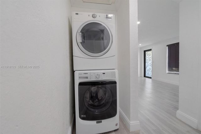 6634 Hope St, Hollywood, FL 33024