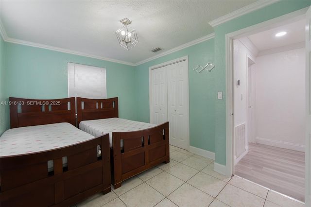 6634 Hope St, Hollywood, FL 33024