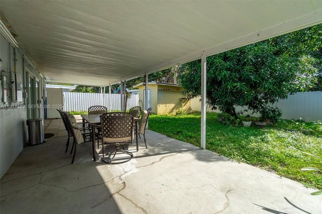 6634 Hope St, Hollywood, FL 33024