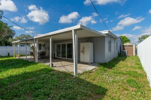 6634 Hope St, Hollywood, FL 33024