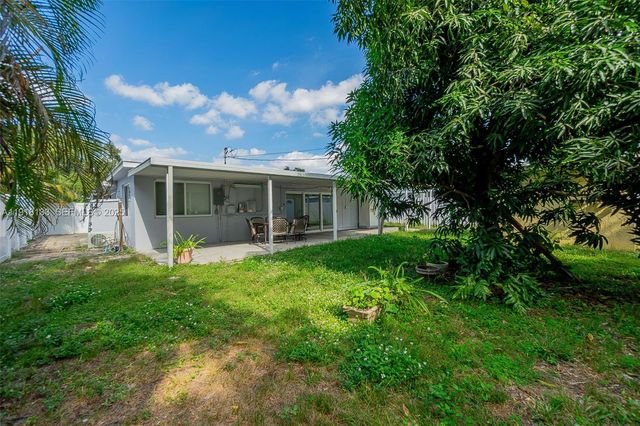 6634 Hope St, Hollywood, FL 33024