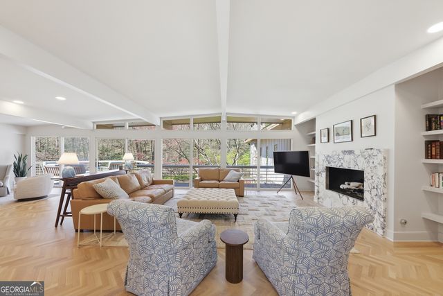 505 Hollydale Court NW, Atlanta, GA 30342