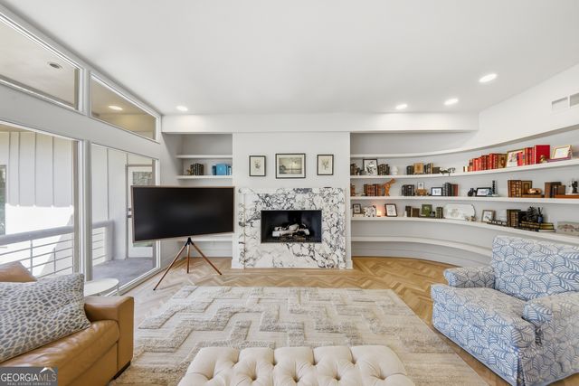 505 Hollydale Court NW, Atlanta, GA 30342