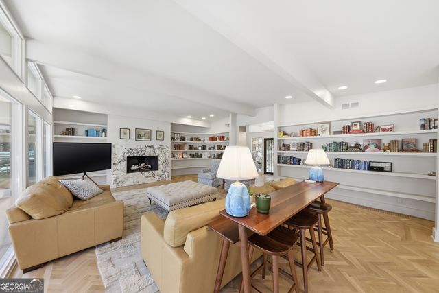 505 Hollydale Court NW, Atlanta, GA 30342