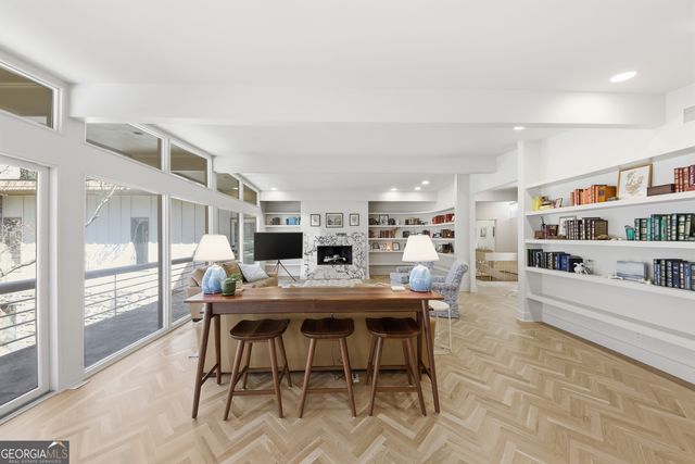 505 Hollydale Court NW, Atlanta, GA 30342