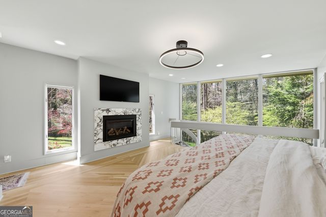 505 Hollydale Court NW, Atlanta, GA 30342