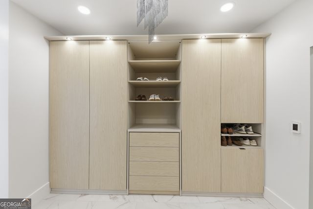 505 Hollydale Court NW, Atlanta, GA 30342