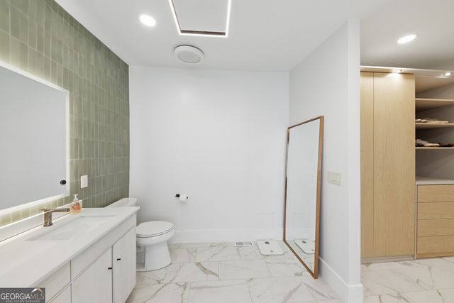 505 Hollydale Court NW, Atlanta, GA 30342