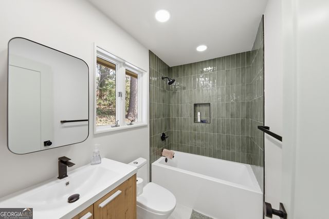 505 Hollydale Court NW, Atlanta, GA 30342