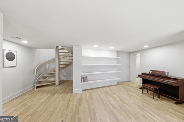 505 Hollydale Court NW, Atlanta, GA 30342