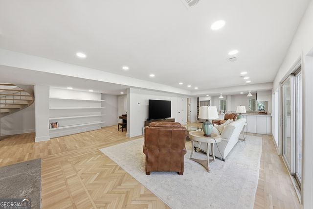 505 Hollydale Court NW, Atlanta, GA 30342