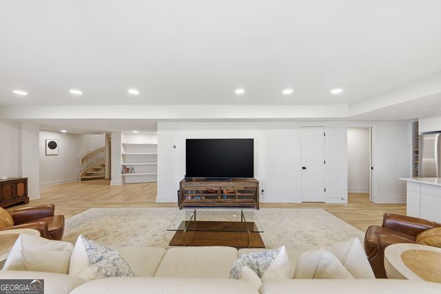 505 Hollydale Court NW, Atlanta, GA 30342