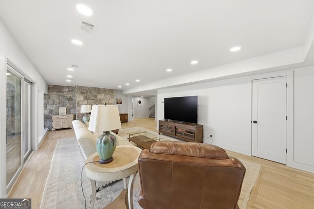 505 Hollydale Court NW, Atlanta, GA 30342