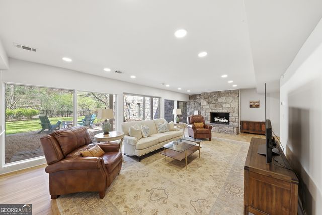 505 Hollydale Court NW, Atlanta, GA 30342