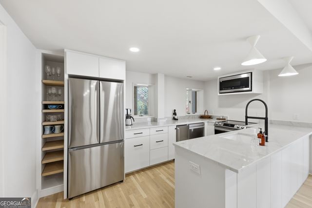 505 Hollydale Court NW, Atlanta, GA 30342