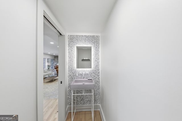 505 Hollydale Court NW, Atlanta, GA 30342