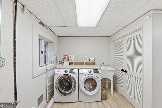 505 Hollydale Court NW, Atlanta, GA 30342