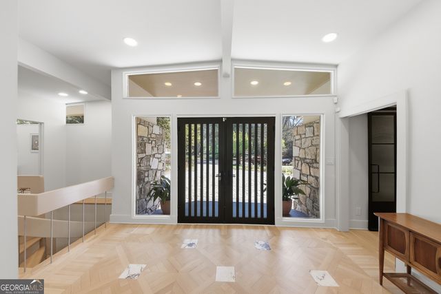 505 Hollydale Court NW, Atlanta, GA 30342