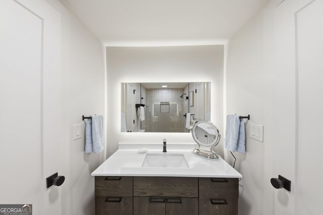 505 Hollydale Court NW, Atlanta, GA 30342