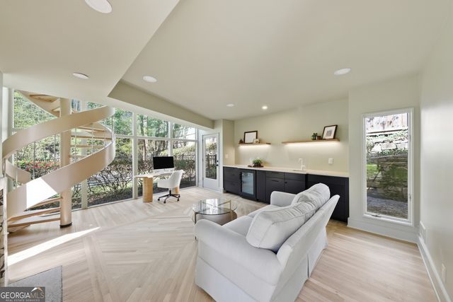 505 Hollydale Court NW, Atlanta, GA 30342