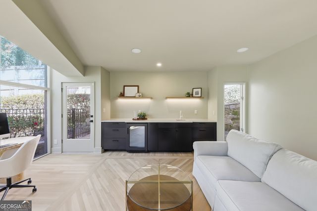 505 Hollydale Court NW, Atlanta, GA 30342