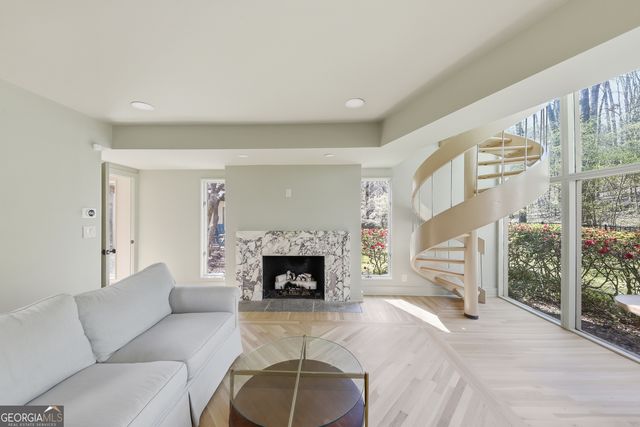 505 Hollydale Court NW, Atlanta, GA 30342