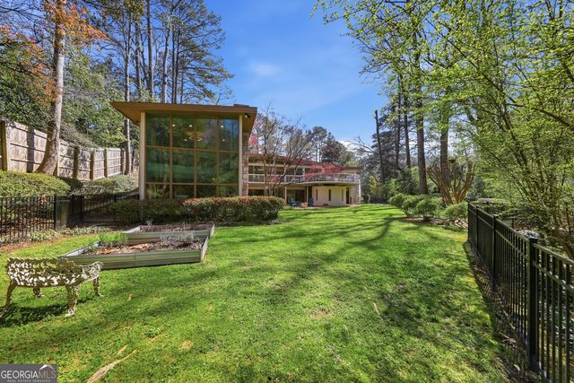 505 Hollydale Court NW, Atlanta, GA 30342