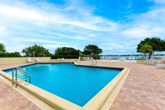 5600 N Flagler Drive 1605, West Palm Beach, FL 33407
